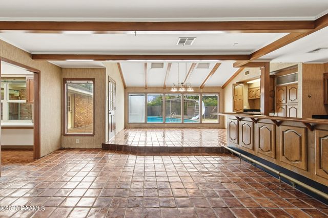 104 Honeysuckle Lane, Lafayette, LA 70508