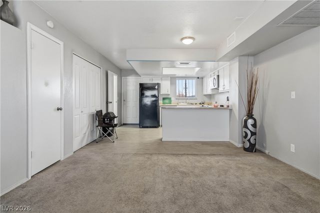 6024 Pebble Beach Boulevard, Las Vegas, NV 89108
