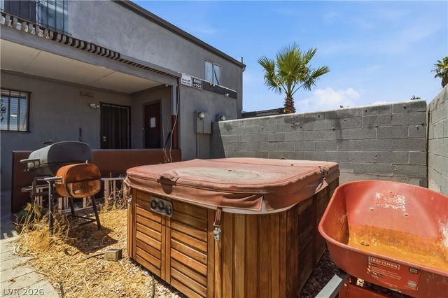 6024 Pebble Beach Boulevard, Las Vegas, NV 89108