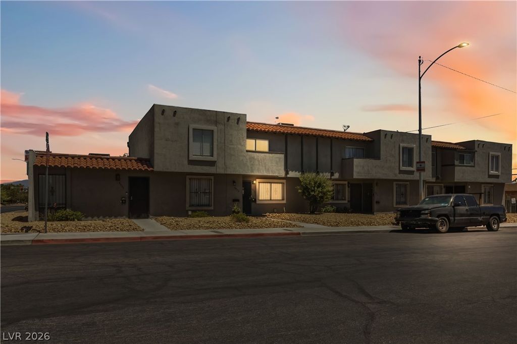 6024 Pebble Beach Boulevard, Las Vegas, NV 89108