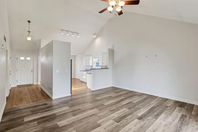 144 Winesap Street, Pataskala, OH 43062