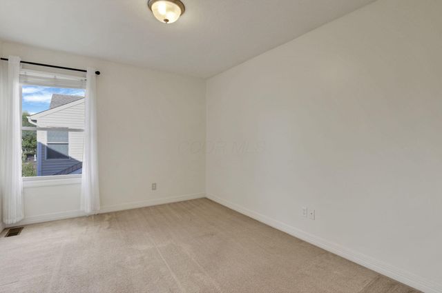 144 Winesap Street, Pataskala, OH 43062