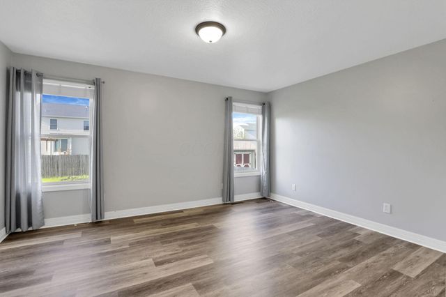 144 Winesap Street, Pataskala, OH 43062