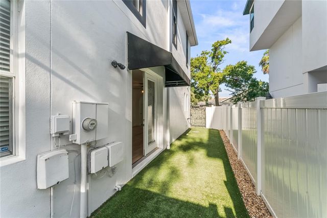 407 S WESTLAND AVENUE 4, Tampa, FL 33606