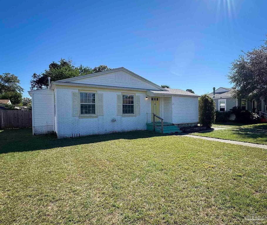 213 Bryant Rd, Pensacola, FL 32507