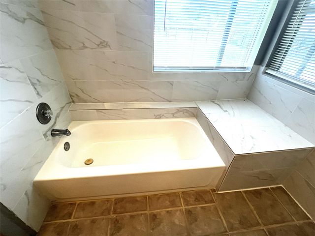 339 El Toro Lane, Houston, TX 77598