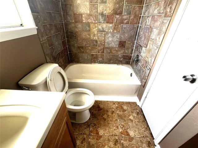 339 El Toro Lane, Houston, TX 77598