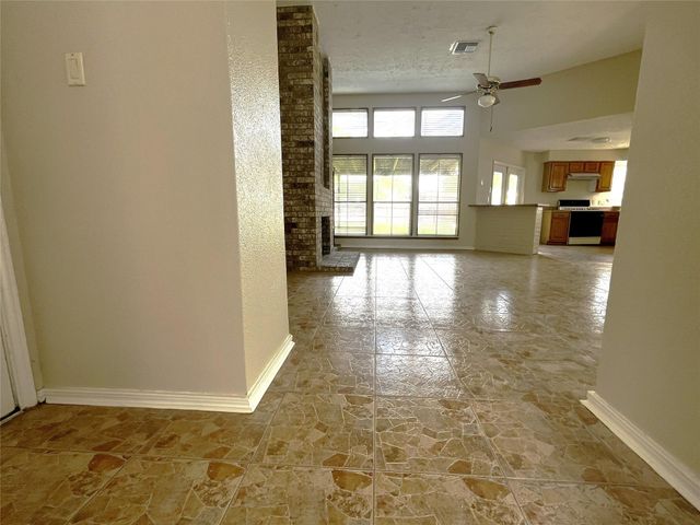 339 El Toro Lane, Houston, TX 77598