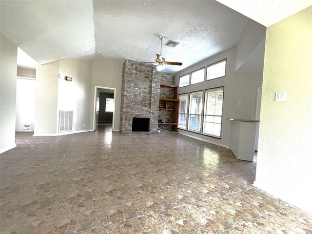 339 El Toro Lane, Houston, TX 77598