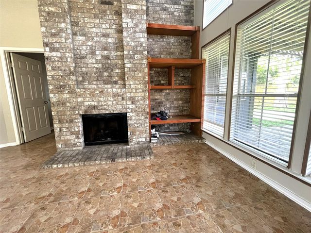 339 El Toro Lane, Houston, TX 77598