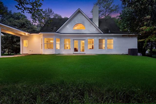2109 Carriage Run W, Conroe, TX 77384