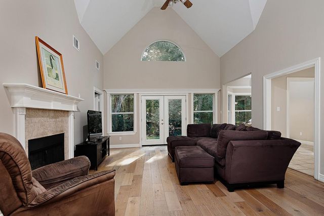 2109 Carriage Run W, Conroe, TX 77384