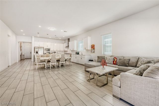 10205 Tumbaga Street, Las Vegas, NV 89183