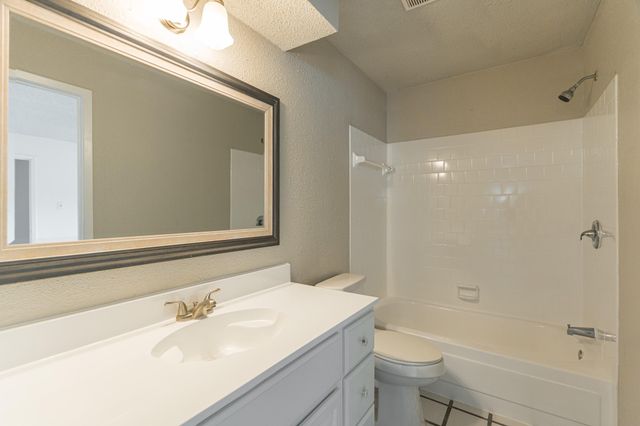 5731 Easthampton Drive A, Houston, TX 77039