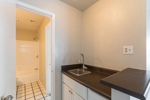 5731 Easthampton Drive A, Houston, TX 77039