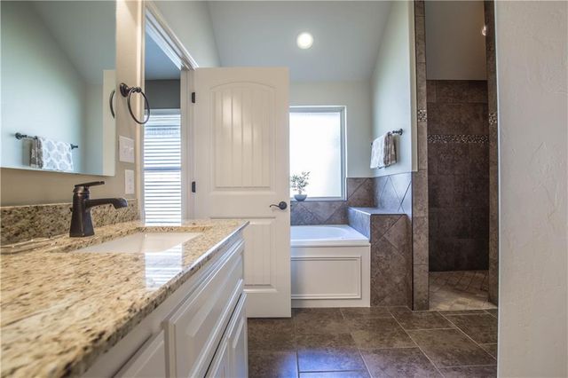 8701 SW 66TH Place, Oklahoma City, OK 73169