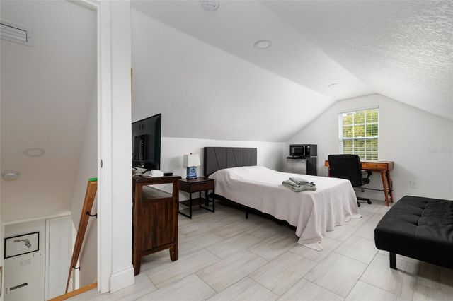 1147 JAMES AVENUE S, St Petersburg, FL 33705