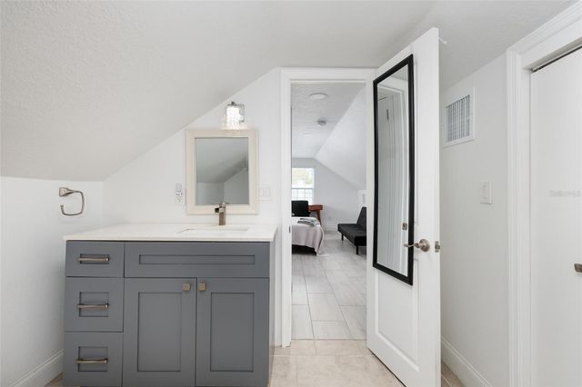 1147 JAMES AVENUE S, St Petersburg, FL 33705