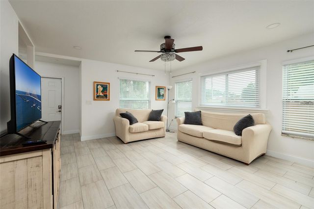 1147 JAMES AVENUE S, St Petersburg, FL 33705