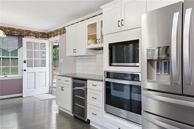 1744 Huntington Woods Court, Winston-salem, NC 27103