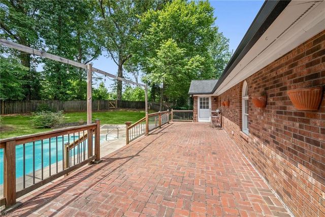 1744 Huntington Woods Court, Winston-salem, NC 27103