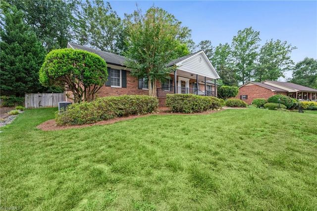 1744 Huntington Woods Court, Winston-salem, NC 27103