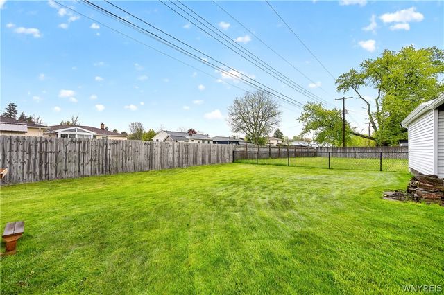 94 Dover Drive, West Seneca, NY 14224