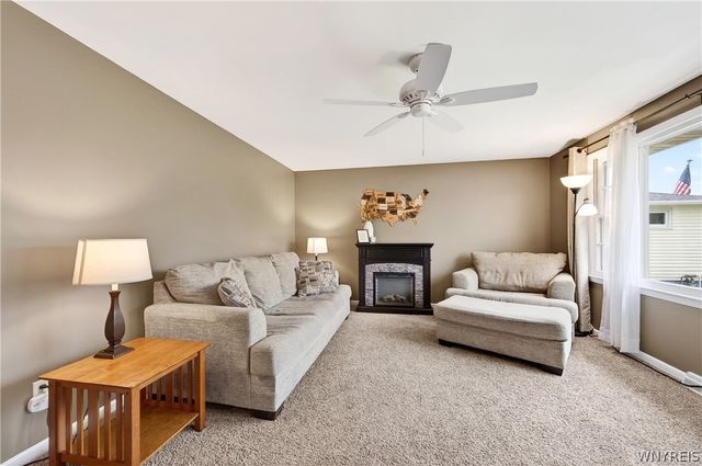 94 Dover Drive, West Seneca, NY 14224