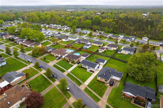 94 Dover Drive, West Seneca, NY 14224