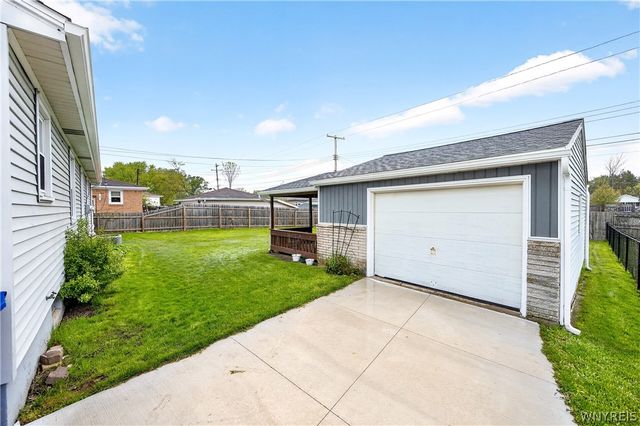 94 Dover Drive, West Seneca, NY 14224