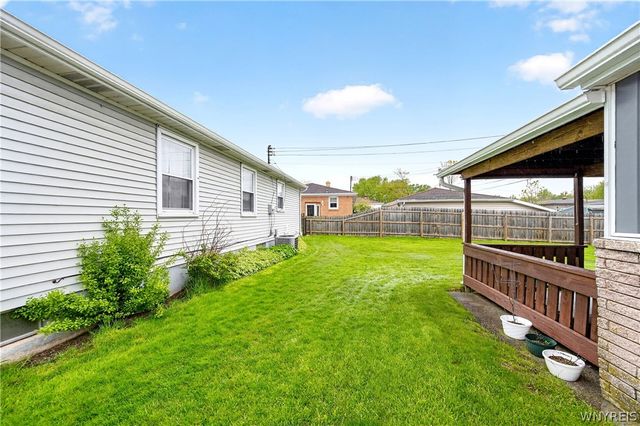 94 Dover Drive, West Seneca, NY 14224