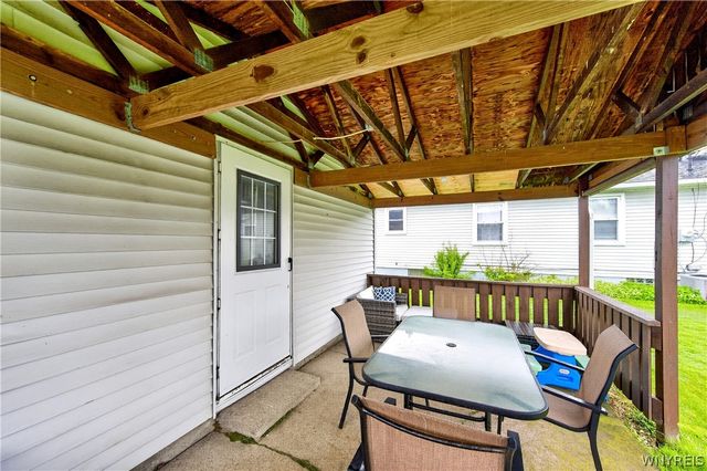 94 Dover Drive, West Seneca, NY 14224