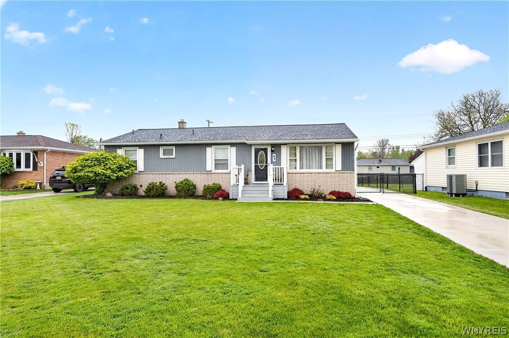 94 Dover Drive, West Seneca, NY 14224