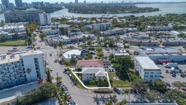 7124 Bay Dr, Miami Beach, FL 33141