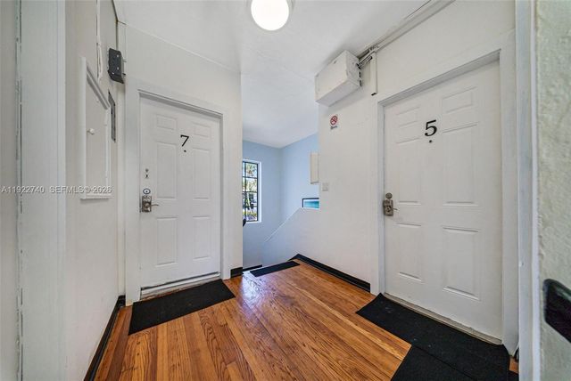 7124 Bay Dr, Miami Beach, FL 33141