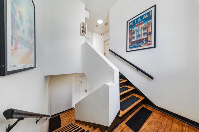 7124 Bay Dr, Miami Beach, FL 33141