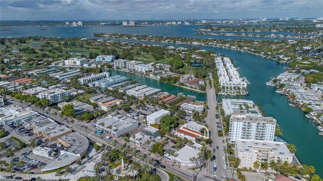 7124 Bay Dr, Miami Beach, FL 33141