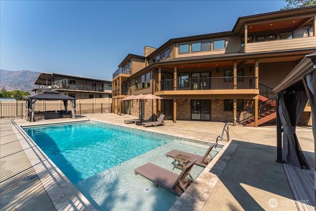 755 Wapato Way, Manson, WA 98831