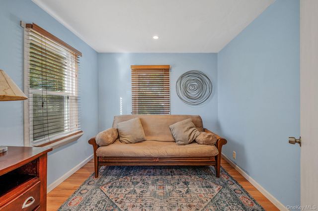 92 E John Street, Lindenhurst, NY 11757