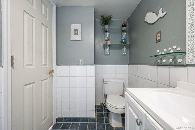 92 E John Street, Lindenhurst, NY 11757