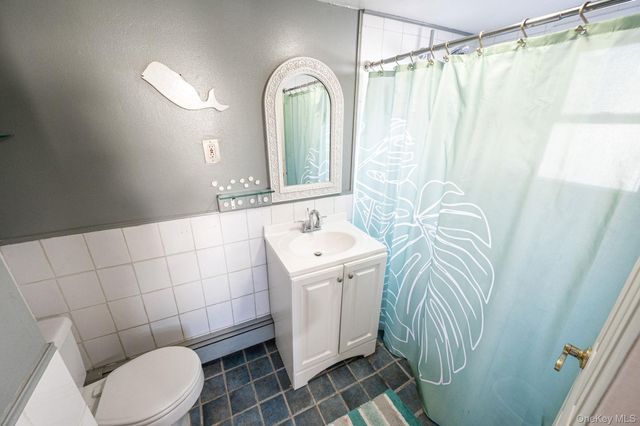 92 E John Street, Lindenhurst, NY 11757