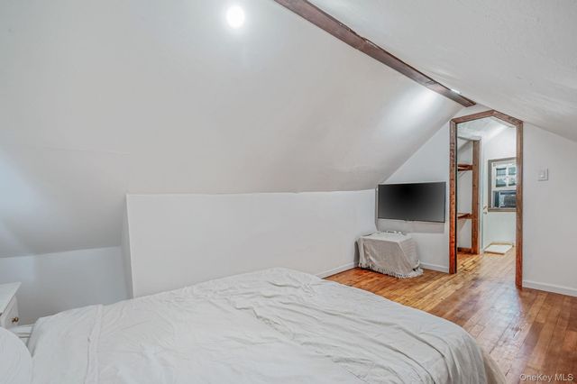 92 E John Street, Lindenhurst, NY 11757