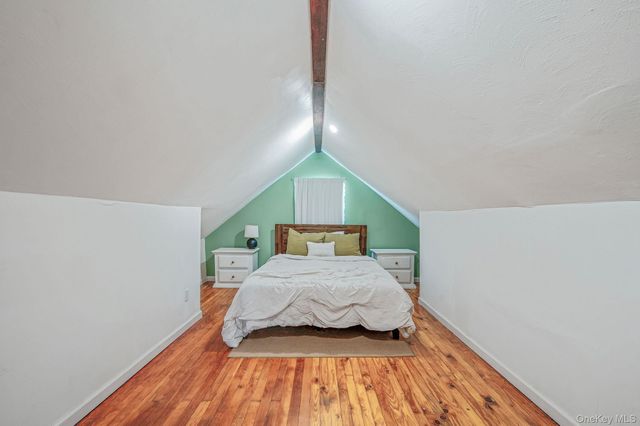 92 E John Street, Lindenhurst, NY 11757