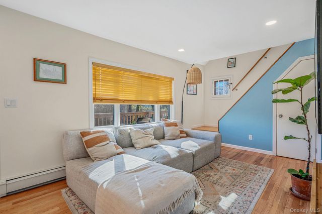 92 E John Street, Lindenhurst, NY 11757