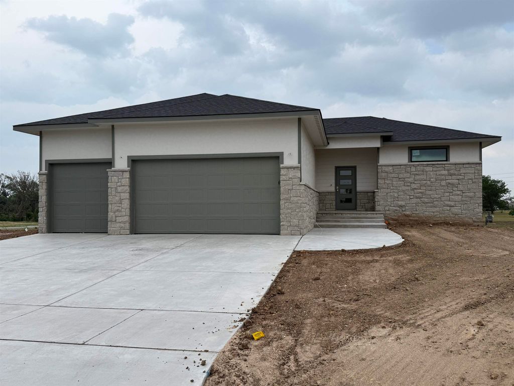 946 N Main, Goddard, KS 67052