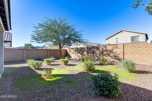 19600 W MONTECITO Avenue, Litchfield Park, AZ 85340