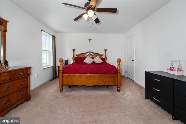 215 BELMONT AVE, Wilmington, DE 19804