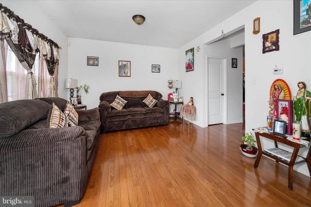 215 BELMONT AVE, Wilmington, DE 19804
