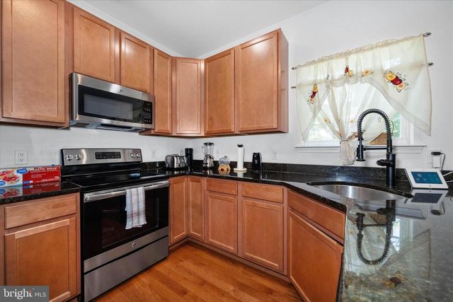 215 BELMONT AVE, Wilmington, DE 19804