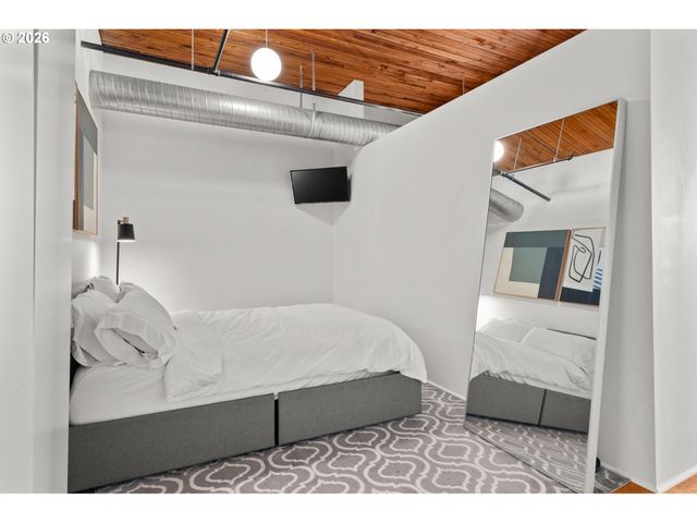 1420 Nw LOVEJOY St 526, Portland, OR 97209